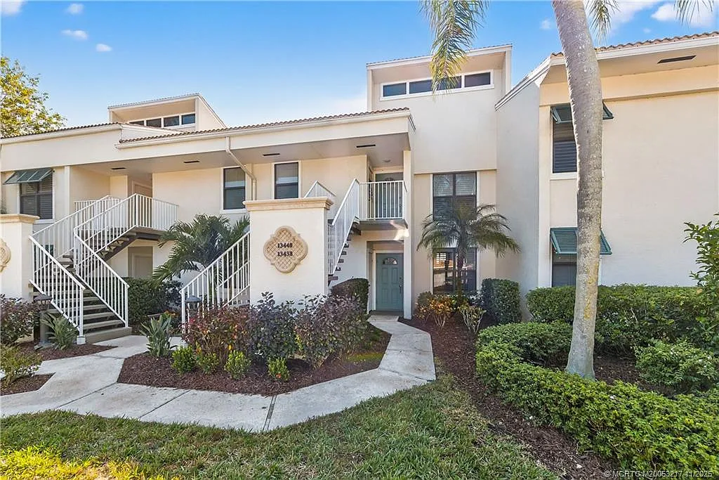 2 bed, 2.0 bath, 1618 sqft, $8,500 — Photo 2
