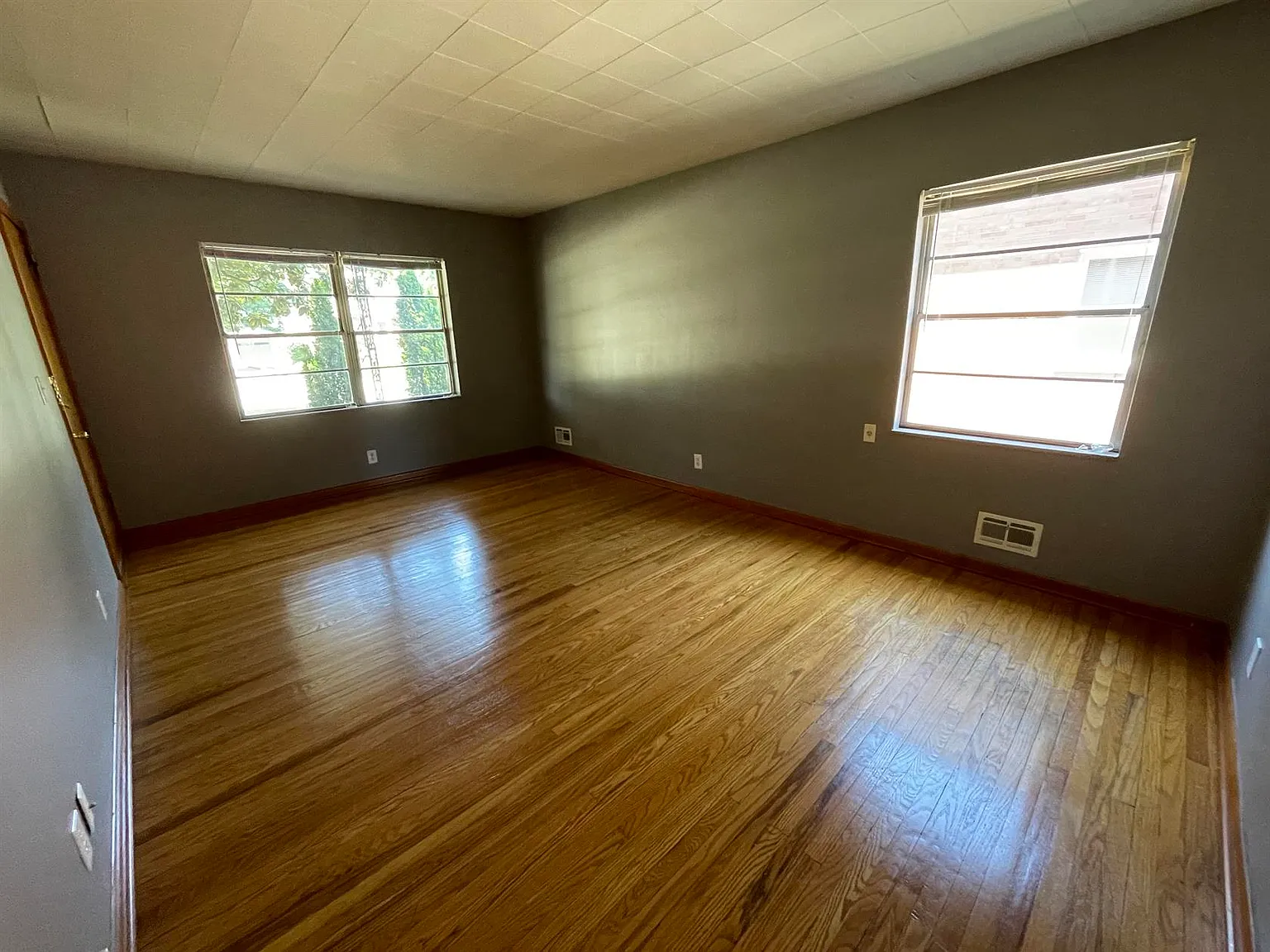 2 bed, $1,050 — Photo 3
