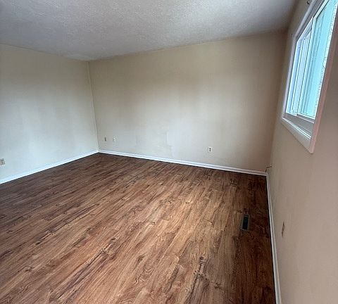 2nd image of 210 Virginia Ave APT 16