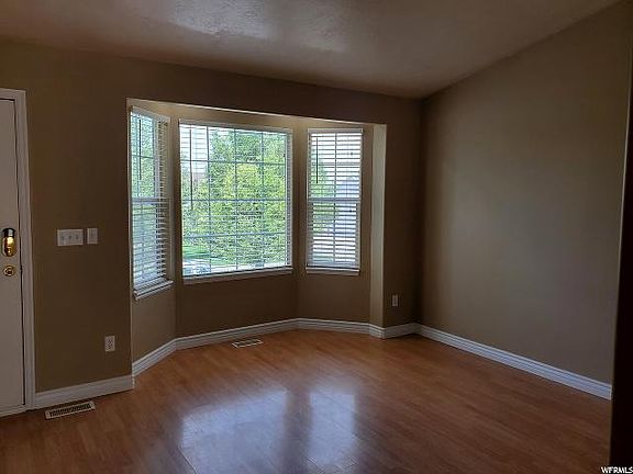 5th image of 1370 N Lewis Peak Dr