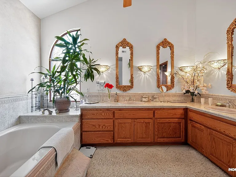 10317 Oak Ranch Ln — Photo 26