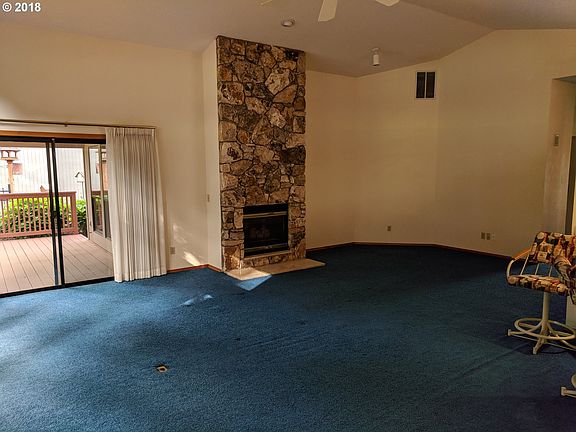 5th image of 2906 SE 153rd Ave