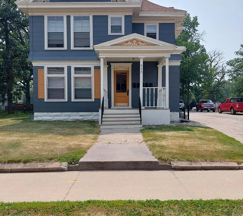 915A, LLC