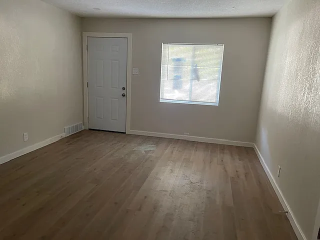 130 Ben Nevis Rd — Photo 5