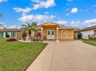 770 93rd Ave N, Naples, FL 34108