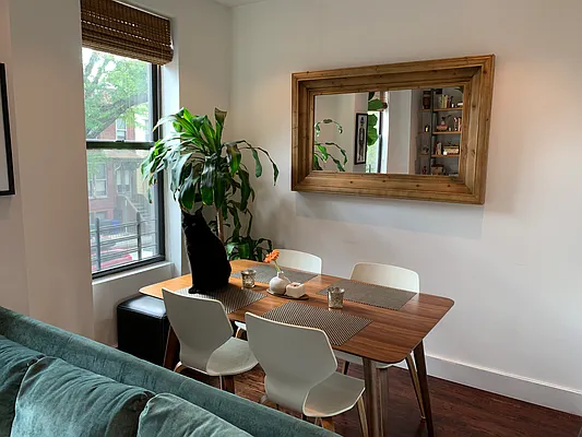 Rented by Compass | media 32