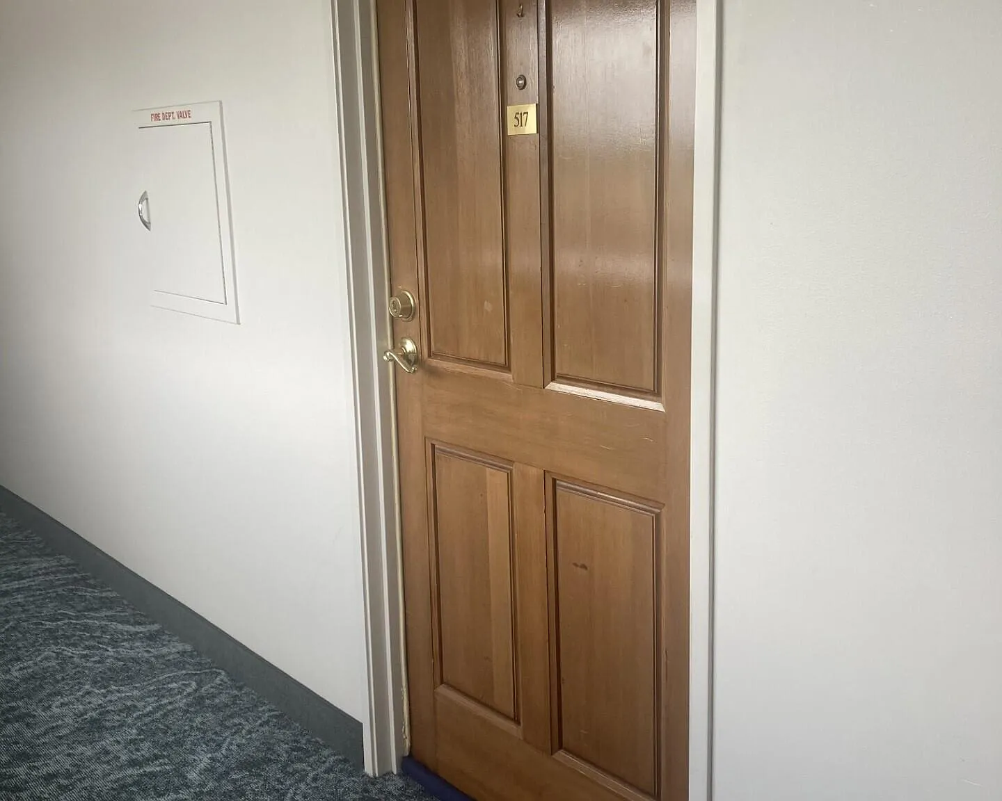 1 bed, 1.0 bath, 987 sqft, $1,800 — Photo 2