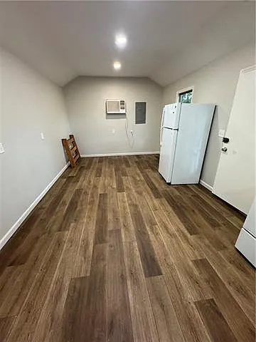 1 bed, 1.0 bath, 500 sqft, $800 — Photo 2