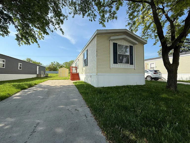 38000 Le Chateau Blvd #98 — Photo 24