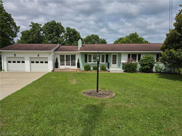 52 Meadow Lane Cir, Parkersburg, WV 26101