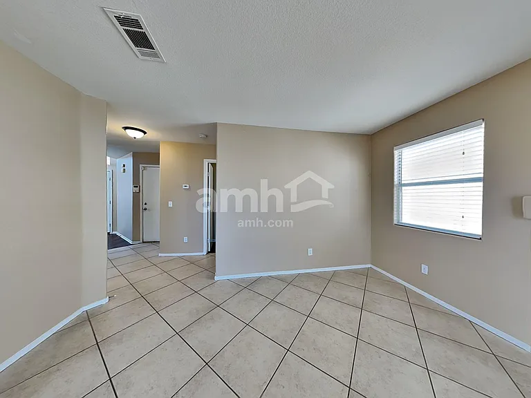 7400 Fencerow St — Photo 5