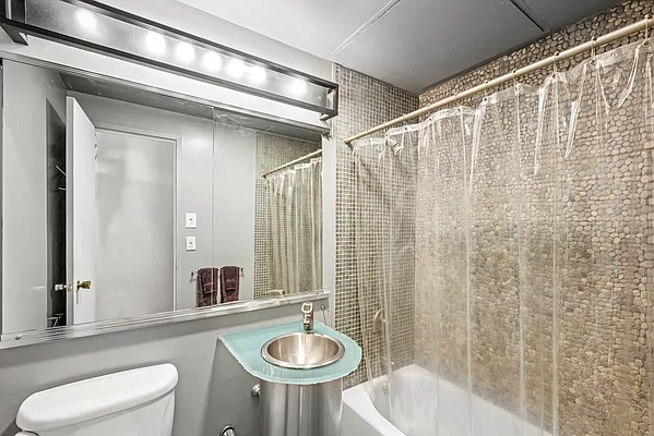 Rented by Compass | media 10