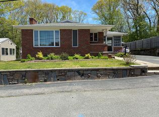 15 Dunbar Ave, North Providence, RI 02904