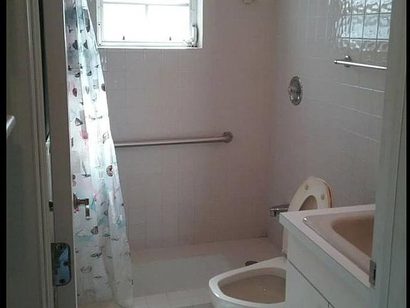 3rd image of 166A Hibiscus St