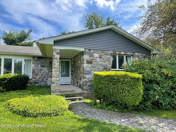 3rd image of 5130 Mountain View Dr