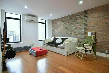 Rented by Safdie Realty Group