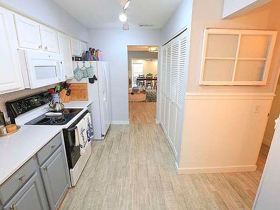 4th image of 419 Cypress Dr #14