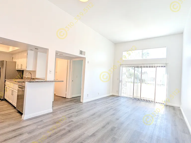 445 Hawthorne #313 — Photo 5