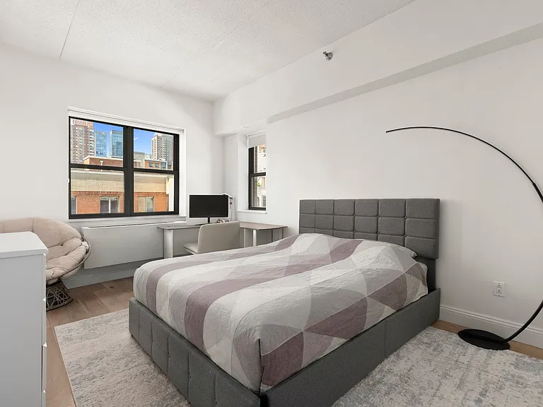 516 W 47th St #N7B — Photo 4