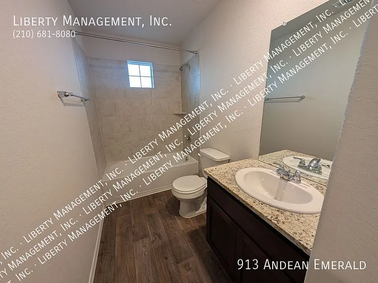 913 Andean Emerald — Photo 24