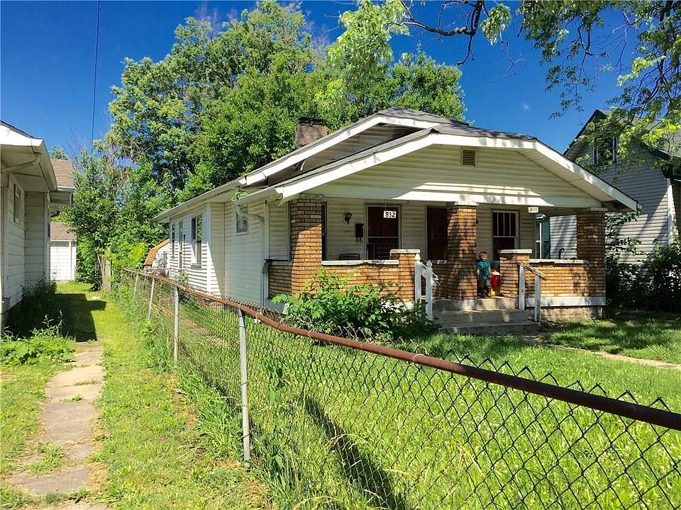 2nd image of 832-830 Sheffield Ave