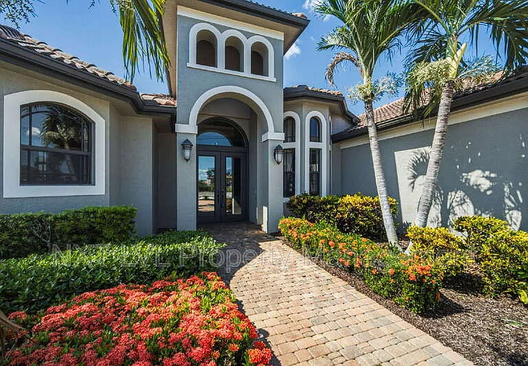 1406 Cape Coral Pkwy W — Photo 3