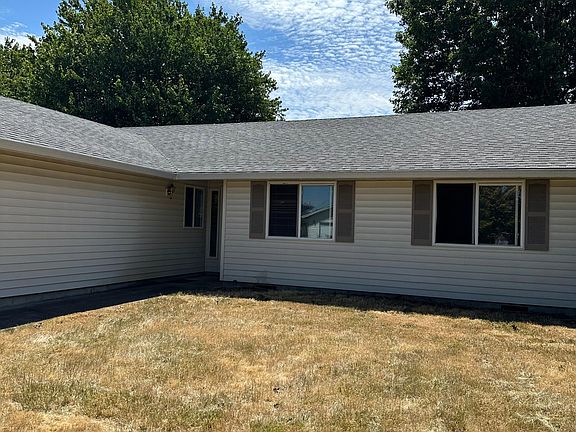 2nd image of 16911 NE 19th Way