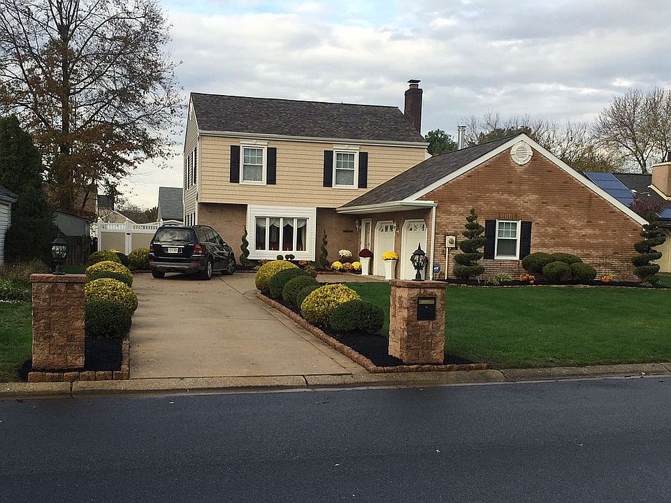 1st image of 223 Cherrywood Ln