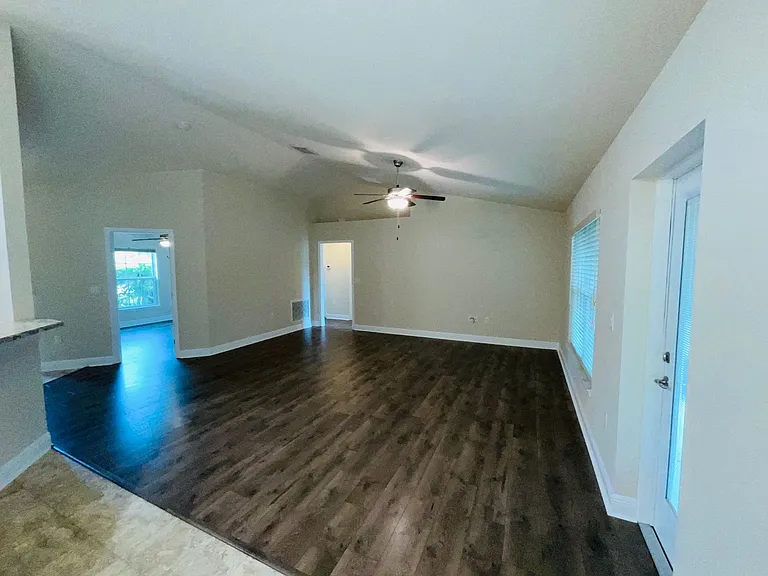 3273 SW Rosser Blvd — Photo 7
