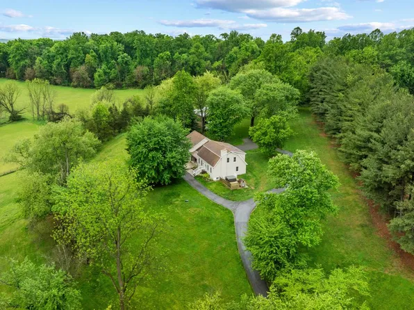 8730 Mapleville Rd, Mount Airy, MD 21771