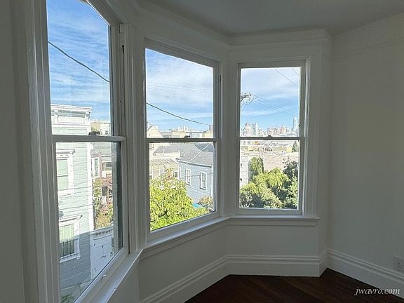 3rd image of 285 Lily St