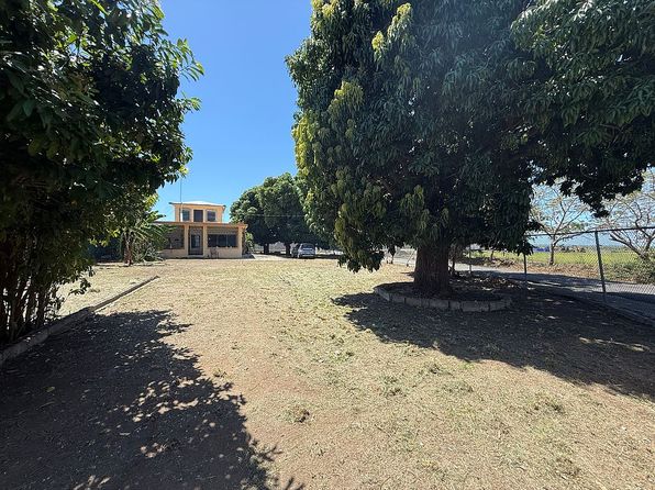 68 3rd St, Santa Isabel, PR 00757
