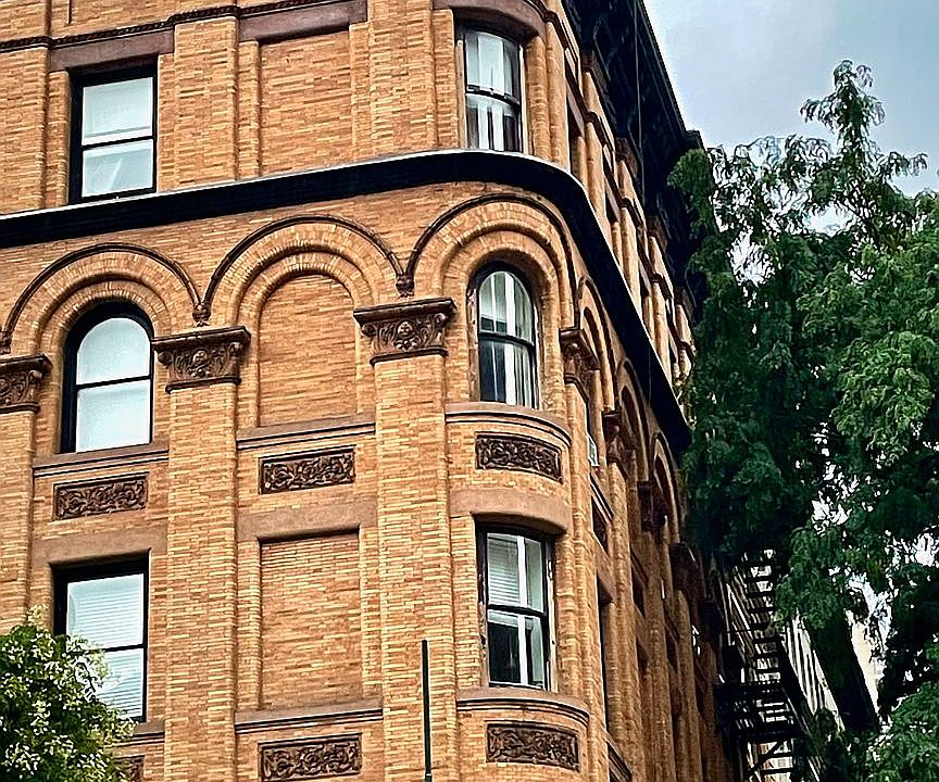 1st image of 77 W 68th St #2E
