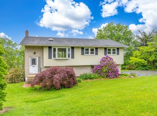 558 Donna Dr, Bath, PA 18014