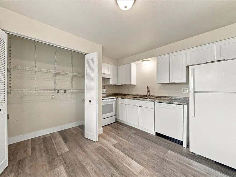 3 bed, 1.5 bath, 1059 sqft, $1,500 — Photo 4