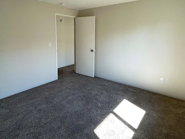 6106 SE Boise St — Photo 32