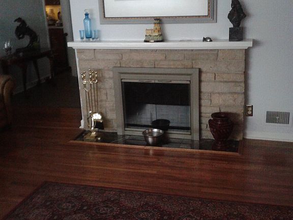 5th image of 215 W Park Ave