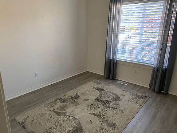 5th image of 4642 67th Avenue Ct W #B
