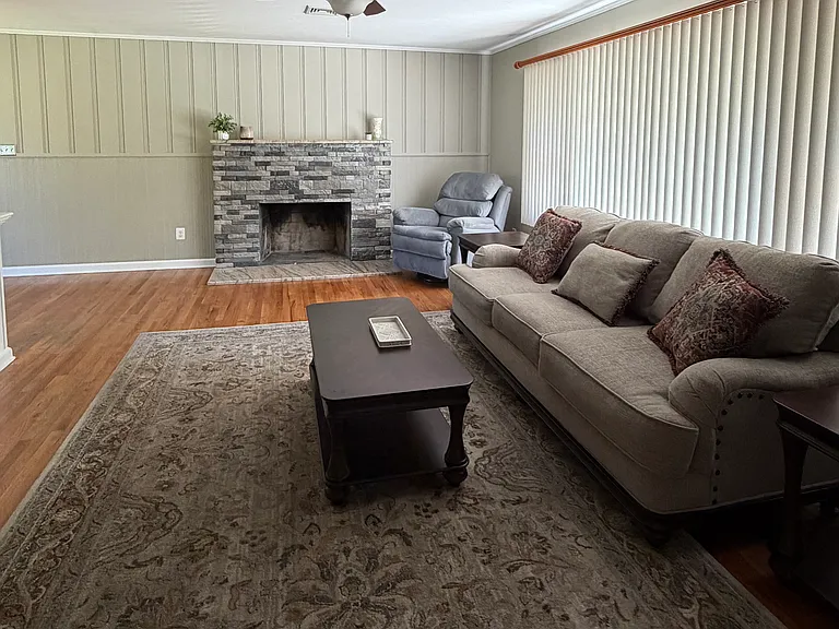 139 S Eastview Ave — Photo 17