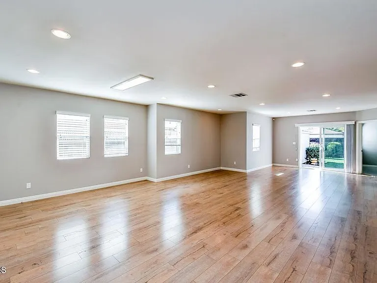 321 N Lima St — Photo 9