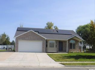 1494 N 2225 W, Clinton, UT 84015