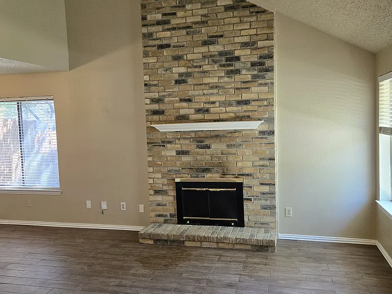 2136 Loma Verde Dr — Photo 5