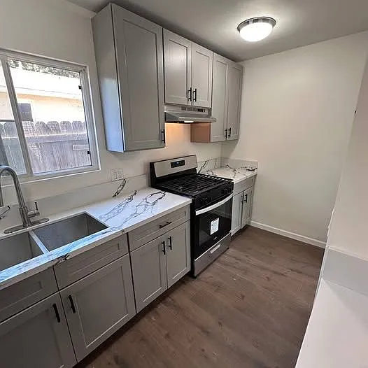 3 bed, 2.0 bath, 1266 sqft, $3,600 — Photo 2