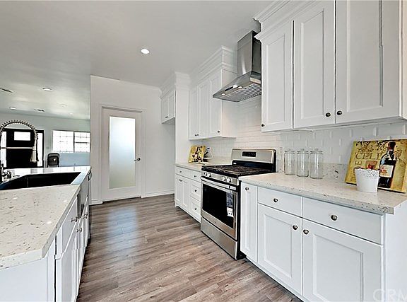 5th image of 154 W Orange St