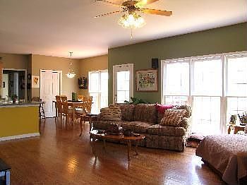 2nd image of 405 Rose Ln