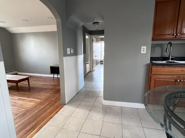 712 Main St Floor 3, Pawtucket, RI 02860