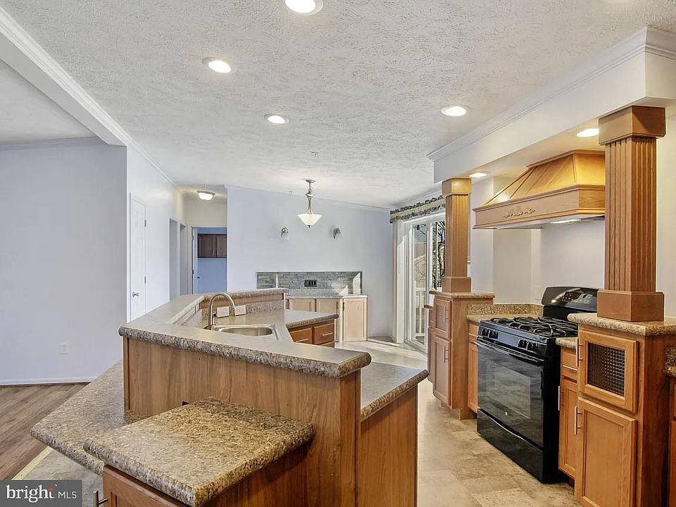 2nd image of 8419 Sandalwood Ct