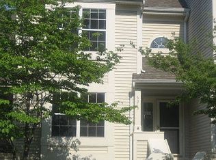 6019 Creekstone Ln, Centreville, VA 20120