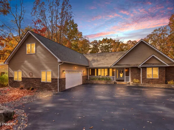 104 Surrey Ln, Lords Valley, PA 18428