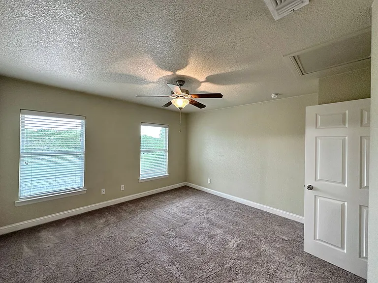 2328 Verna Lee Blvd — Photo 15